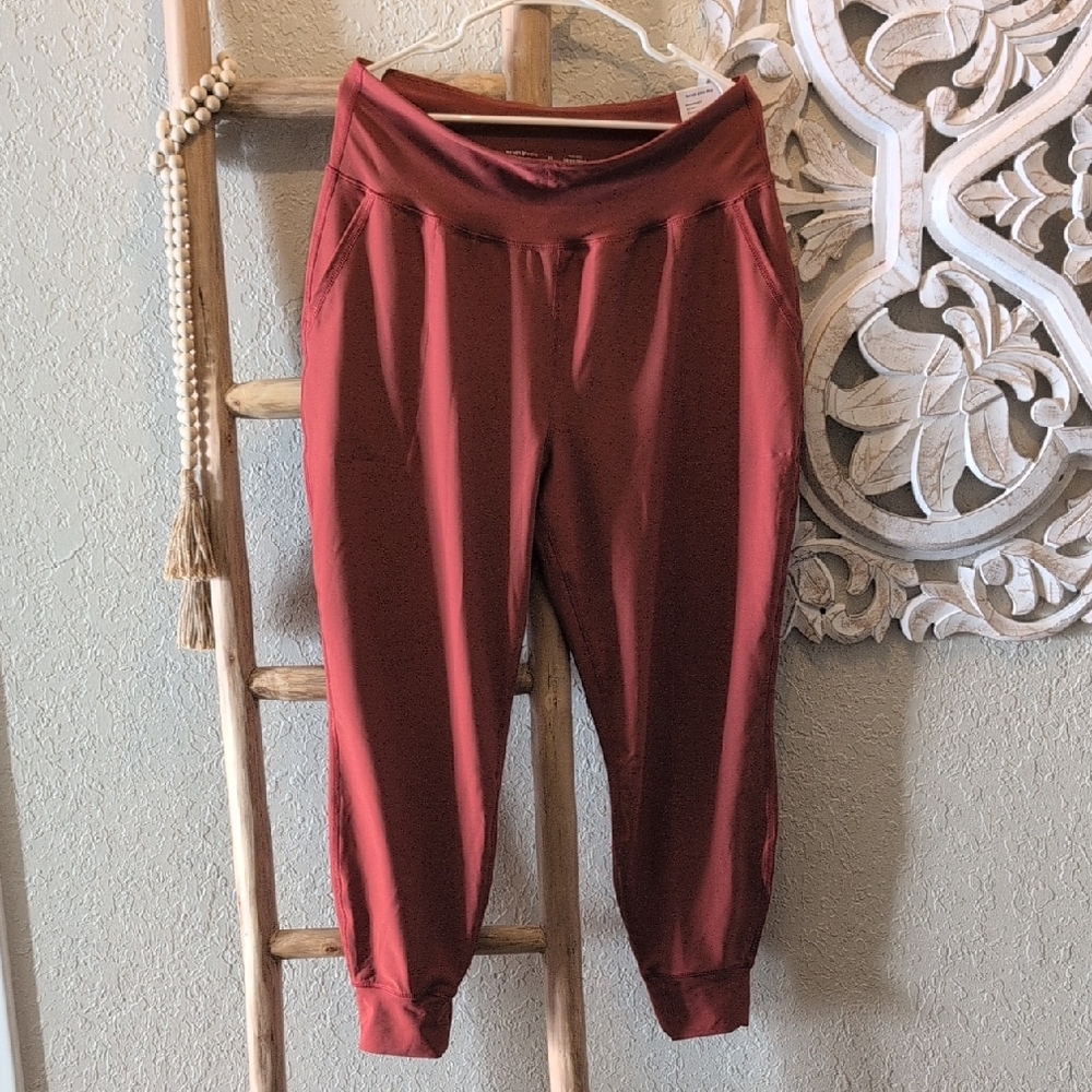 Old Navy Active High-Rise Legging/Jogger in Rust